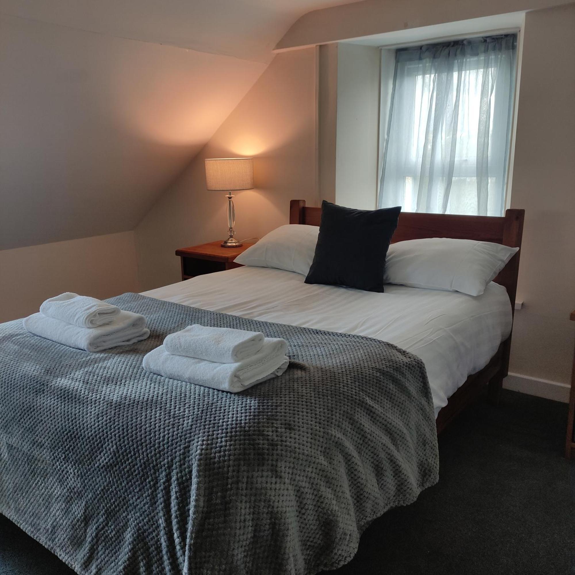 Rose And Crown Hotel & Hope And Anchor Bar Goodwick Exteriér fotografie