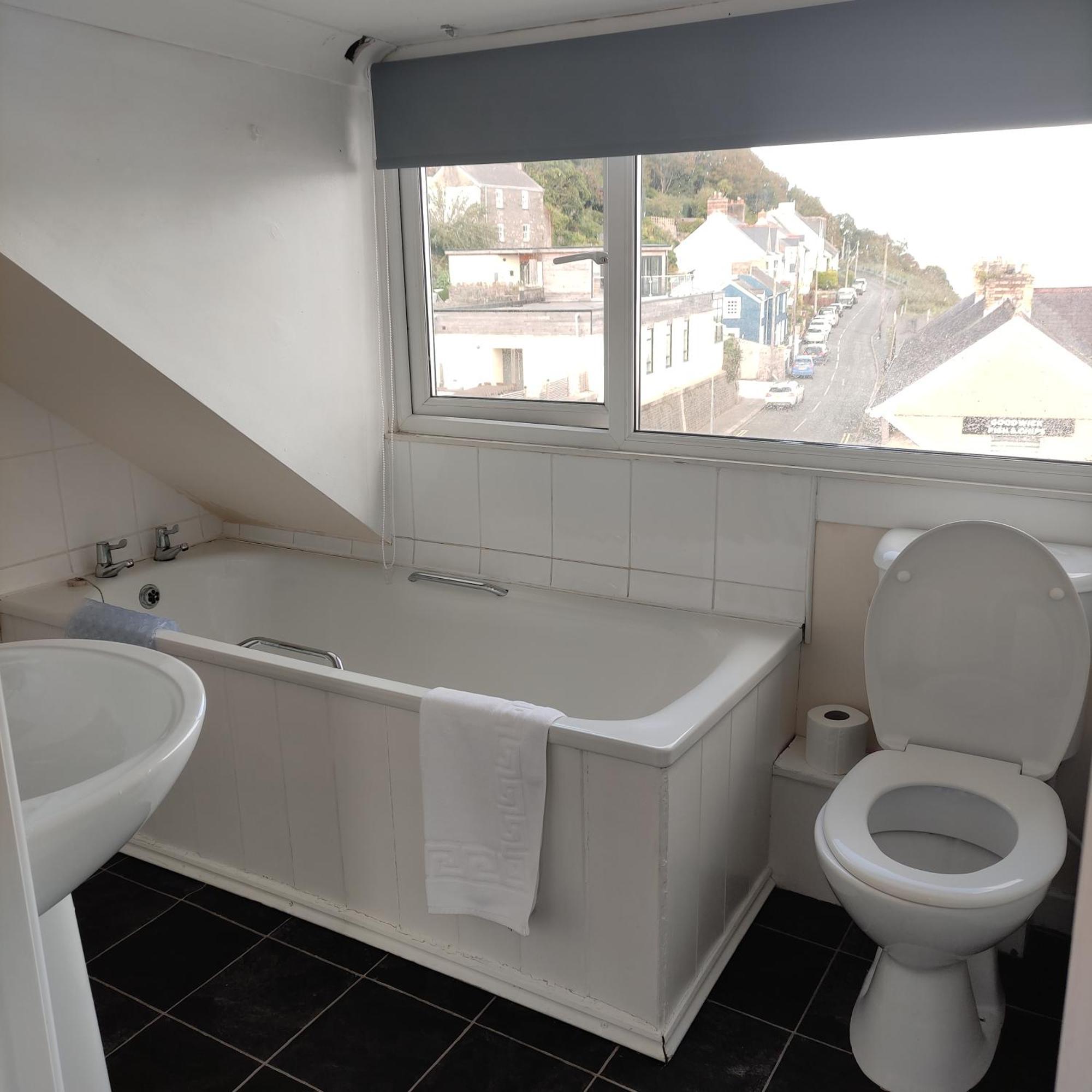 Rose And Crown Hotel & Hope And Anchor Bar Goodwick Exteriér fotografie
