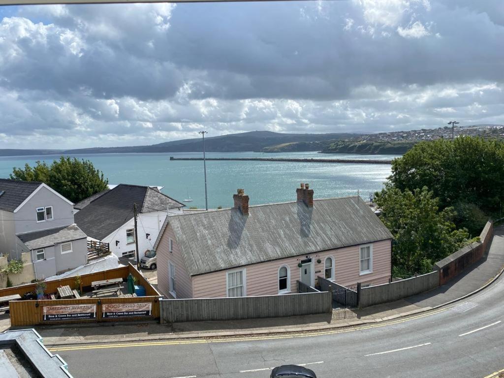 Rose And Crown Hotel & Hope And Anchor Bar Goodwick Exteriér fotografie
