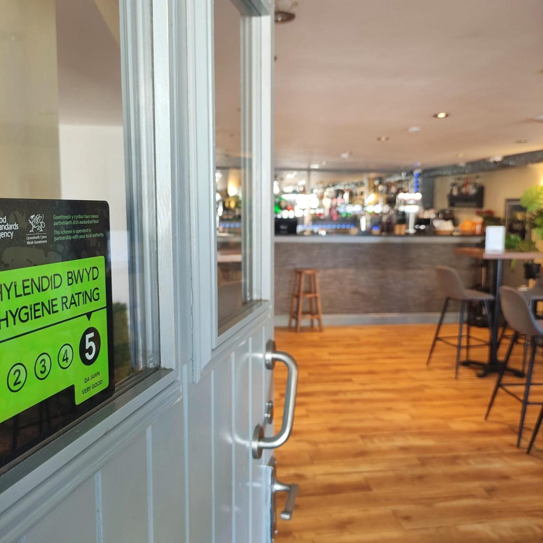 Rose And Crown Hotel & Hope And Anchor Bar Goodwick Exteriér fotografie