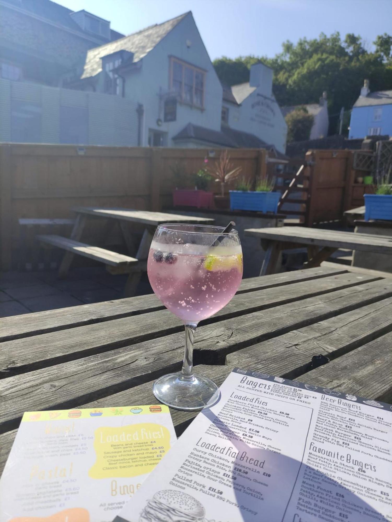 Rose And Crown Hotel & Hope And Anchor Bar Goodwick Exteriér fotografie